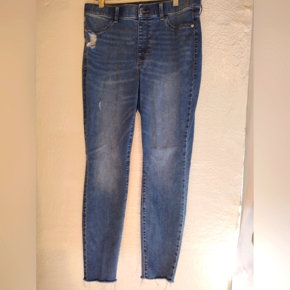 NWOT Size 12p Wonderly pull on jegging